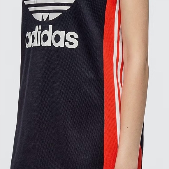 This is a 3 piece adidas track set red,navy and white in a size M - Picture 3 of 15